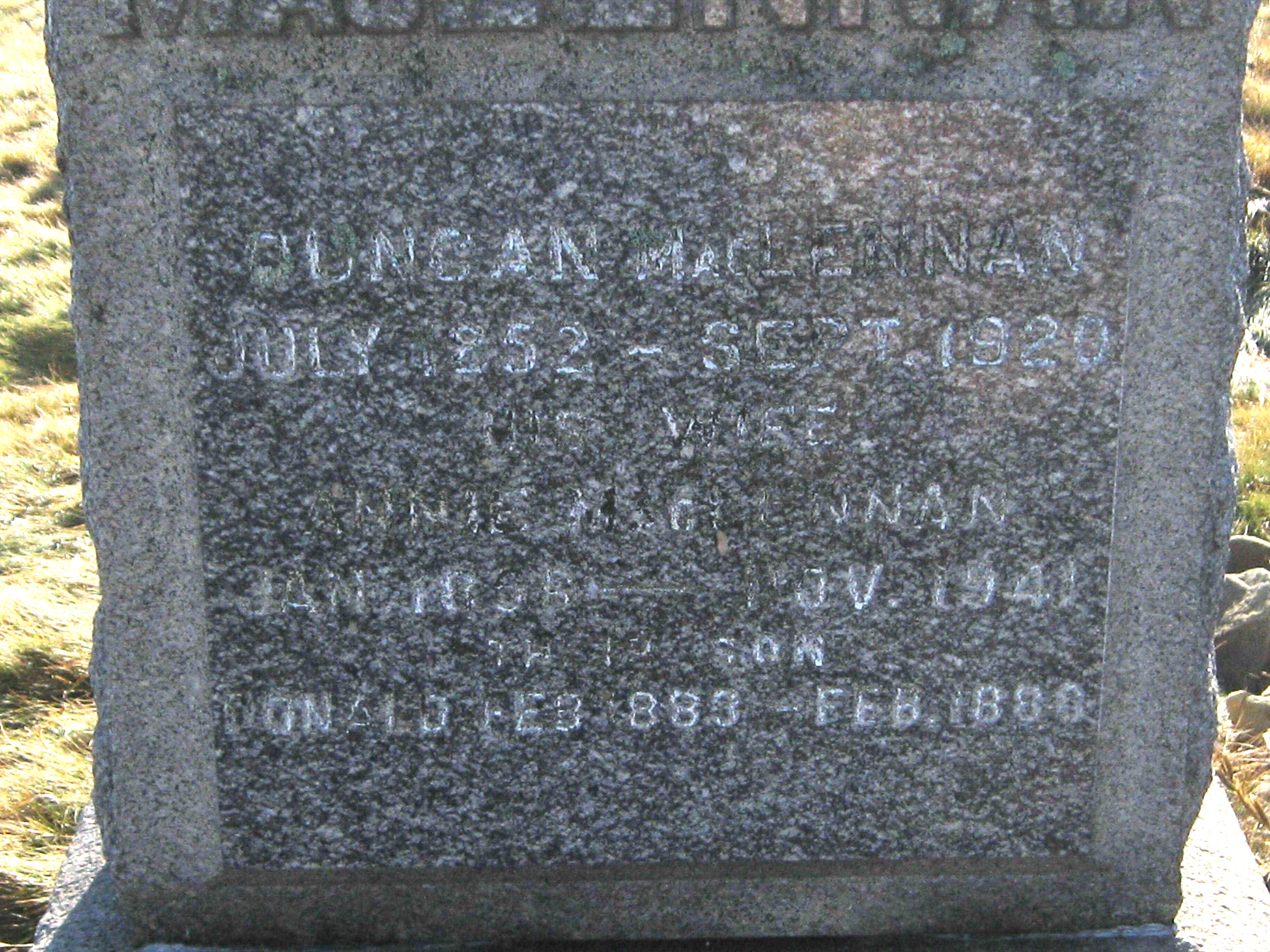 Photo of headstones/Duncan MacLennan d1920 hdstn CB